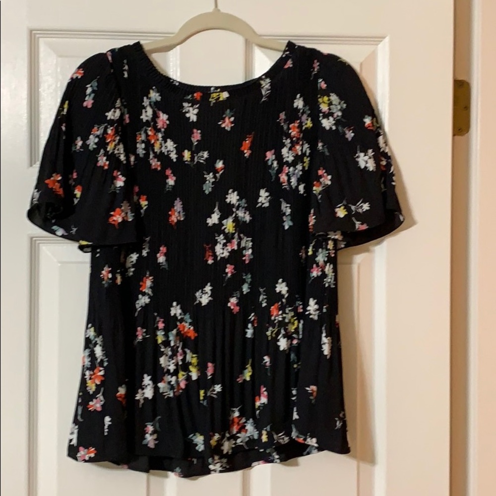 ANN TAYLR top. Size XS.